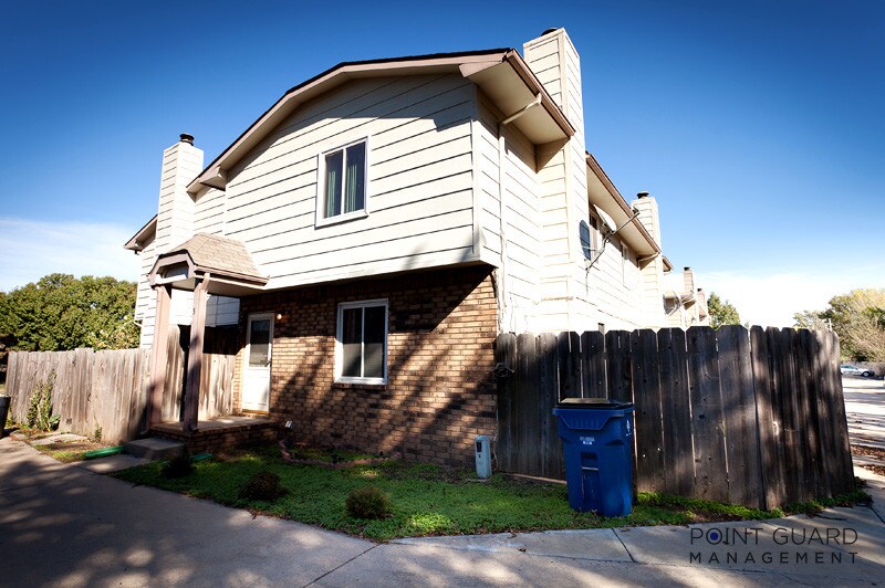 Primary Photo - 9111 W Westlawn St