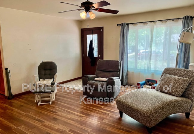 Building Photo - 2524 SW Moundview Dr