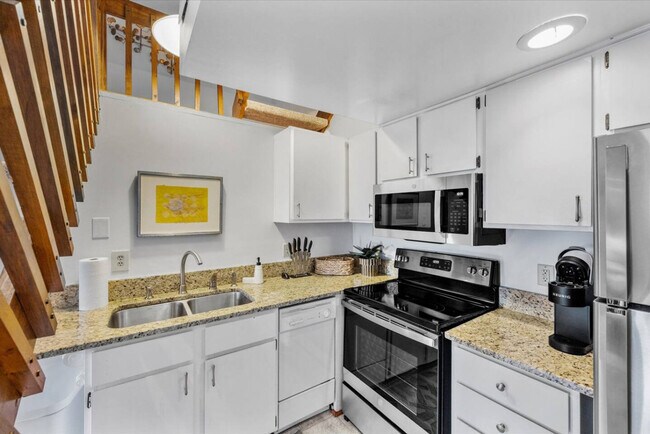 Foto del edificio - 964 Pavilion St