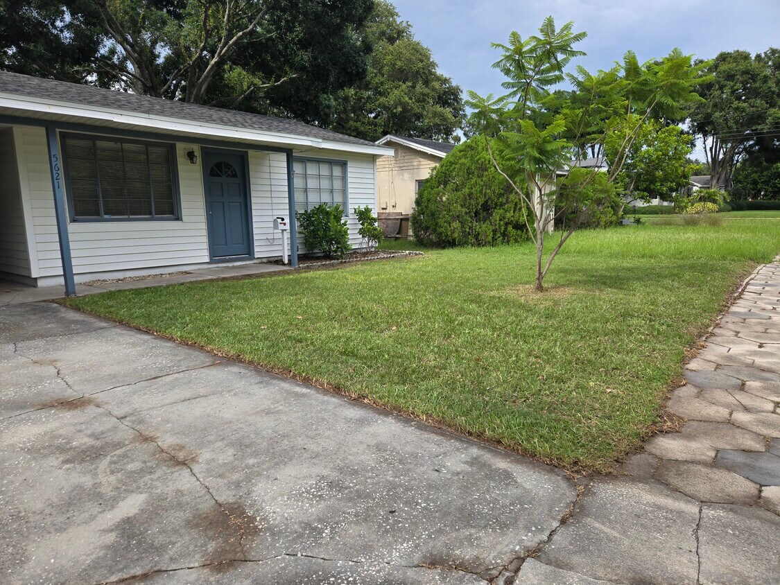 Foto principal - 5621 2nd Ave N