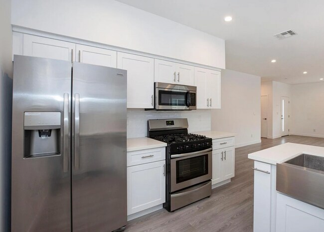 Foto del edificio - 5026 Cleon Ave