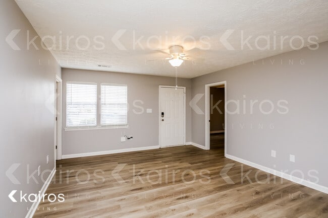 Building Photo - 385 Deer Park Dr