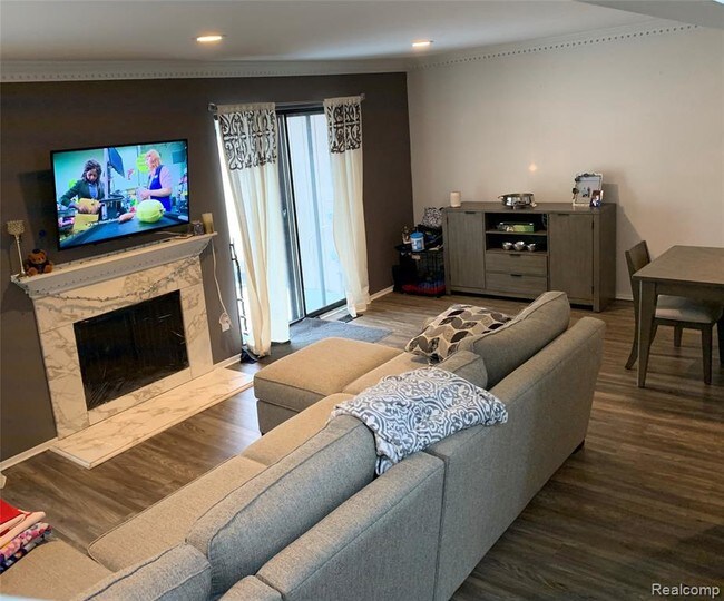 Building Photo - 5166 Rock Run