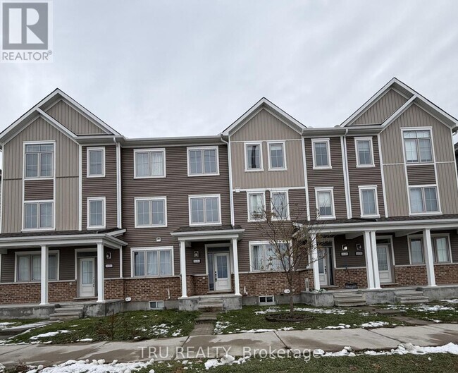 Photo du bâtiment - 1694 Maple Grove Rd