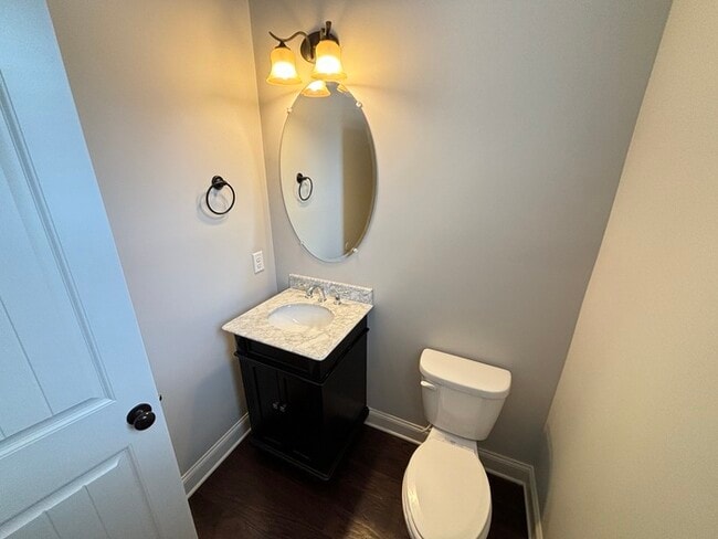Building Photo - Bridgemill end unit townhome!