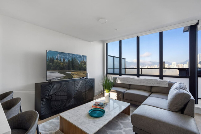 Building Photo - 2366 Birch St