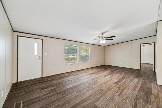 Building Photo - 21144 Live Oak St