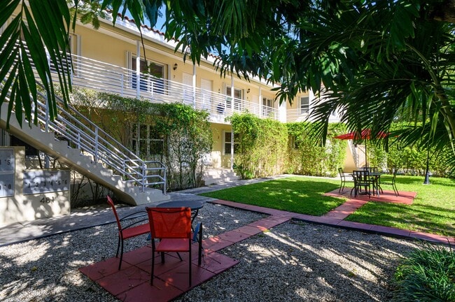Foto del edificio - 481 NE 37th St