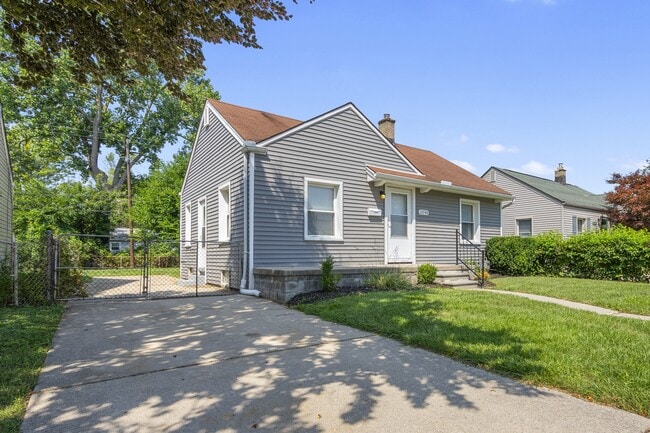 Building Photo - 13748 Helen St