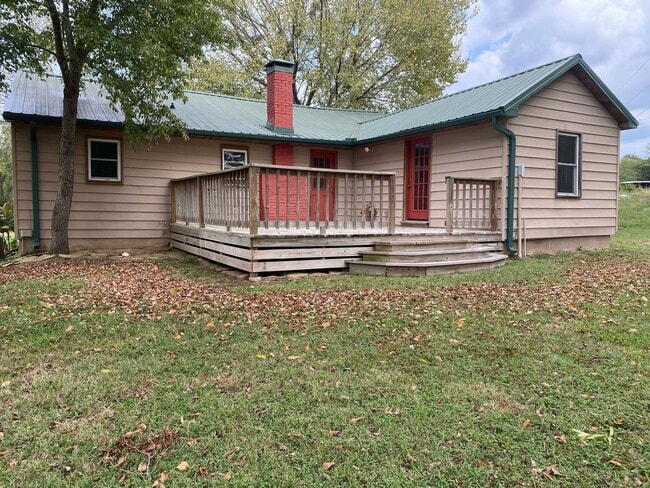 Building Photo - 3 Bedroom 1 Bathroom home. Available NOW!