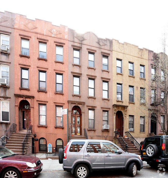 Building Photo - 543 Henry St