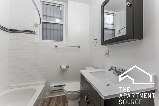 Foto del edificio - 3345 N Marshfield Ave