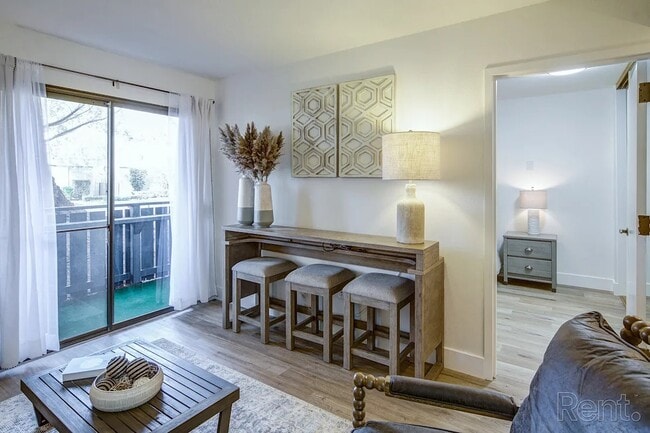 Building Photo - The Laurel at Mountain View (55+)