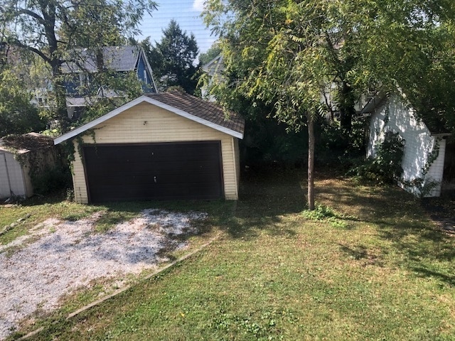 Building Photo - For Rent - 3 bedrooms & 1 bathroom house