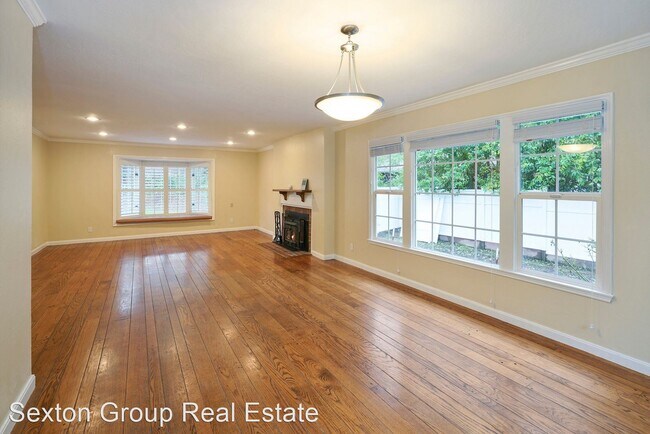 Foto del edificio - 3 br, 2 bath House - 209 Glorietta Blvd