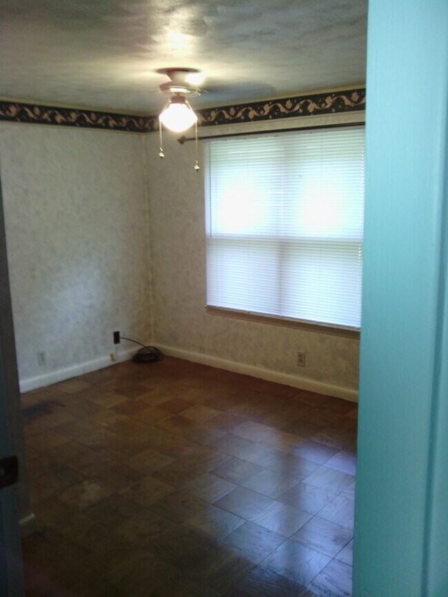 2807 Ewing Ave, Mishawaka, IN 46544 House Rental in Mishawaka, IN