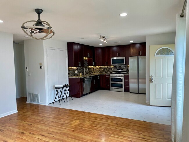 Foto del edificio - 1405 Cove Dr
