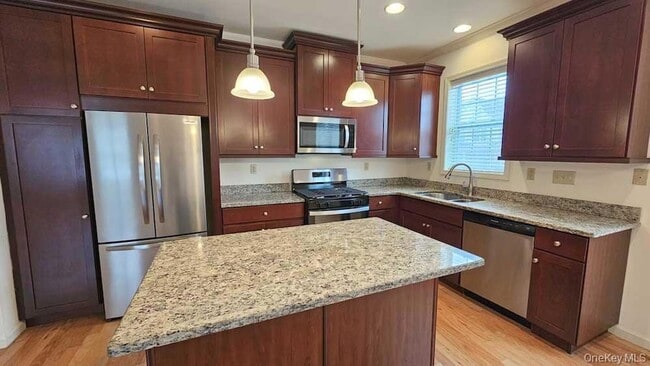 Building Photo - 208 NY-208