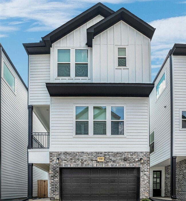 Building Photo - 717 Marcella St