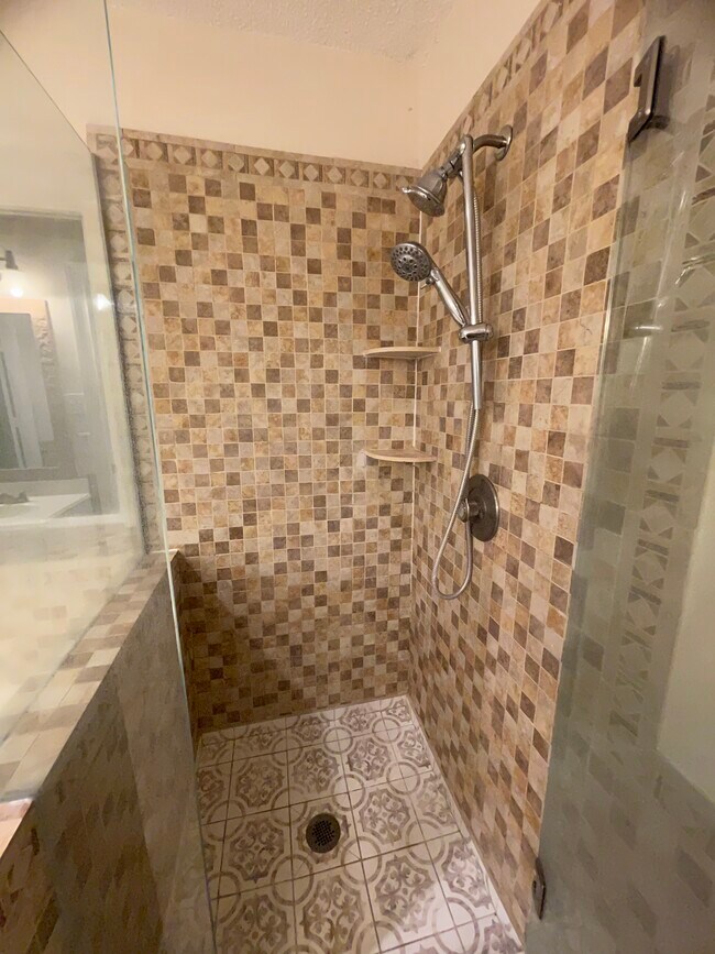 Foto del edificio - 2420 Creek Crossing Ct
