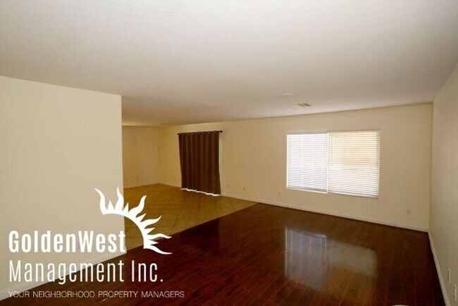 Building Photo - Charming 4Bdm 2Ba two-story home.