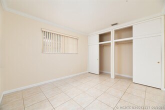 Building Photo - 3707 Polk St