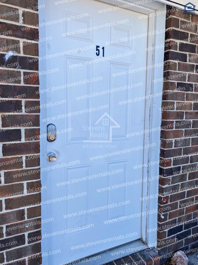 702 Couch St Unit 51, McMinnville, TN 37110 Room for Rent in