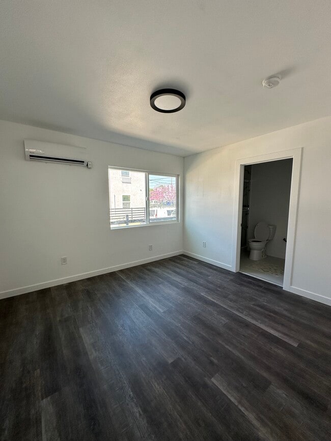 Building Photo - 1664 W 36th St