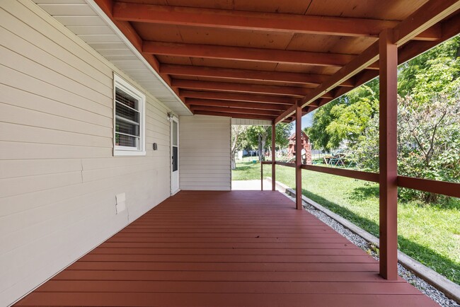 Covered Back Porch - 405 E Park Ave