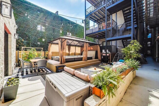 Foto del edificio - 650 W Wrightwood Ave