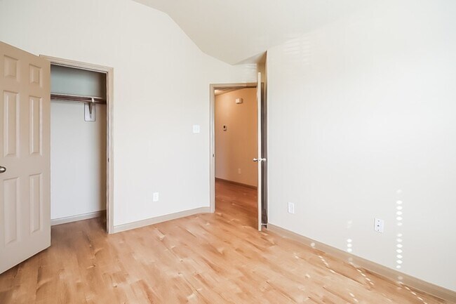 Foto del edificio - 5610 Long Arbor Ln