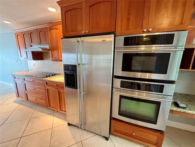 Building Photo - 5066 Coquina Key Dr SE