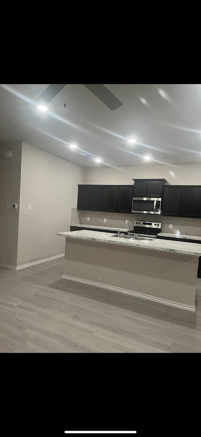 Foto del edificio - 2312 Davenport Dr