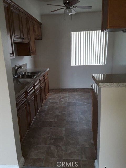 Foto del edificio - 8547 Imperial Hwy.