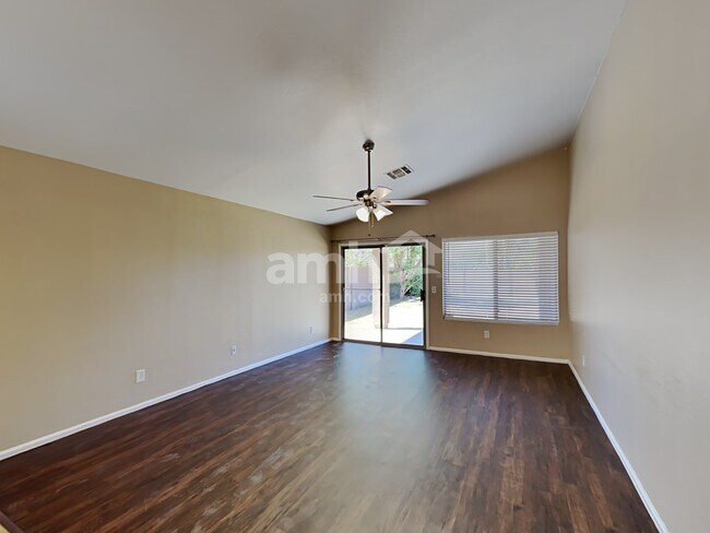 Foto del edificio - 8657 E Portobello Ave