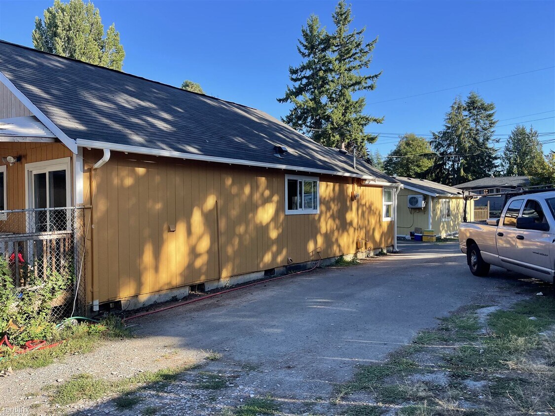 Building Photo - 2 br, 1 bath House - 1654 Southwest 114th ...