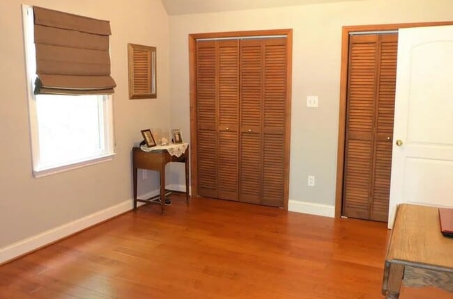 Building Photo - 402 Mt Airy Rd