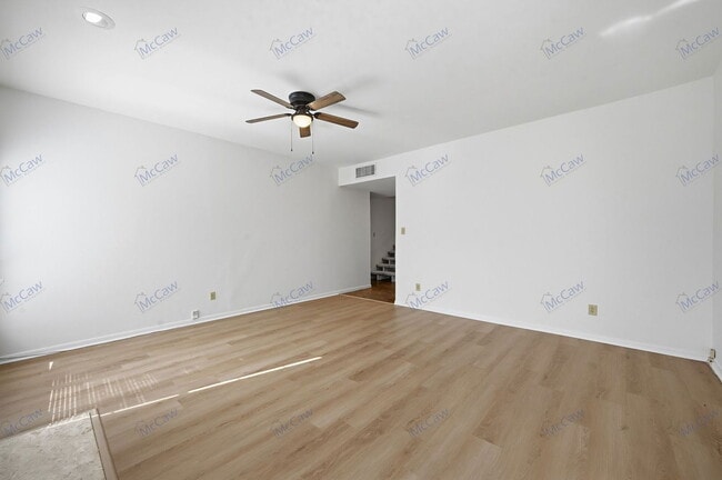 Foto del edificio - 2024 Heather Brook Dr