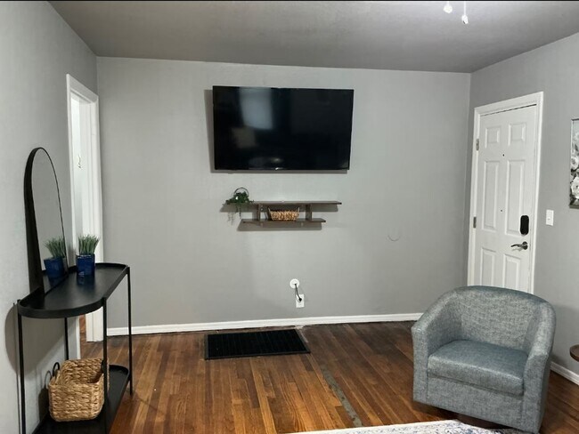 Building Photo - Rental in Midwest City