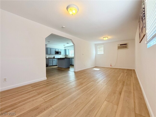 Foto del edificio - 6438 Lori Ct