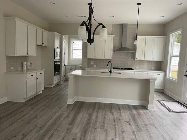 Foto del edificio - 3750 Crestland Ln