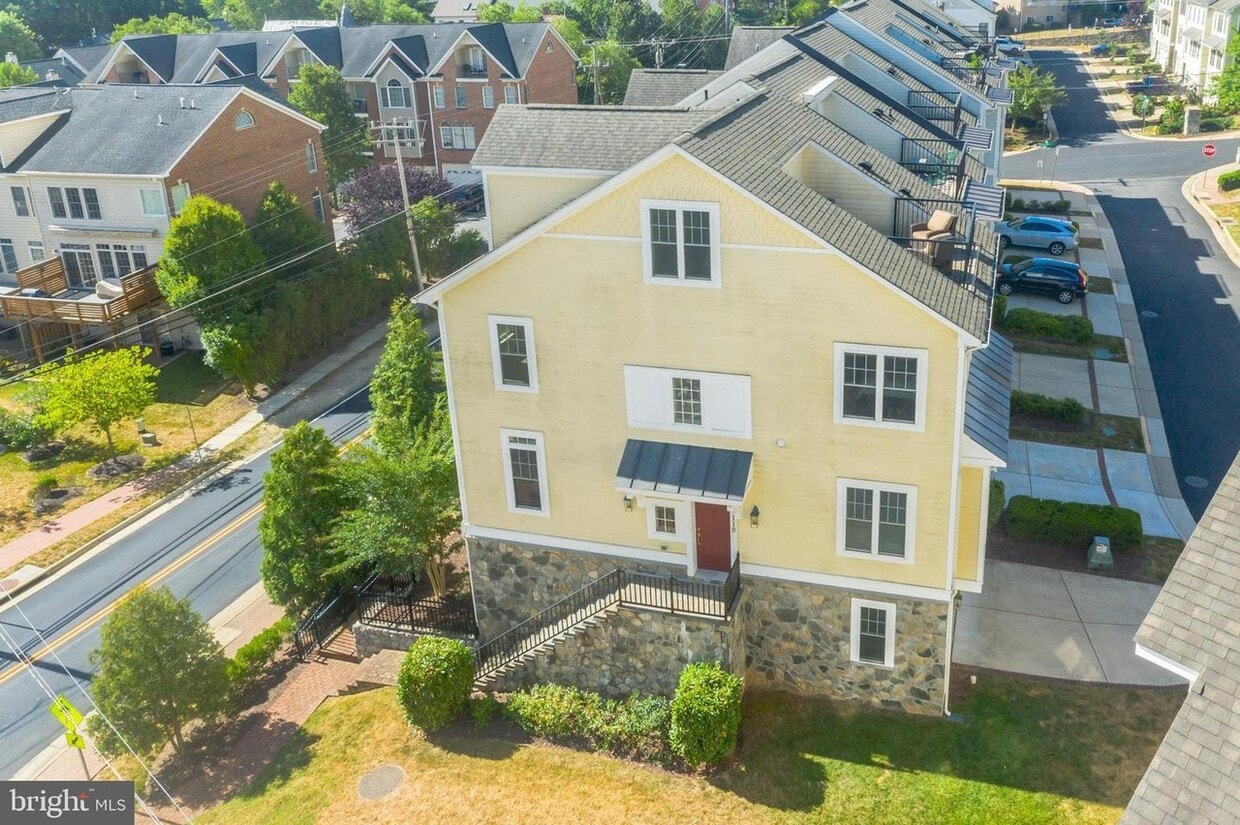 lower level 3 RM Apt - 110 Washington St