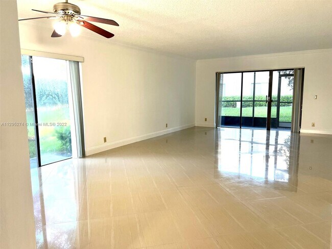 Foto del edificio - 16531  Blatt Blvd  101 Weston Fl 33326