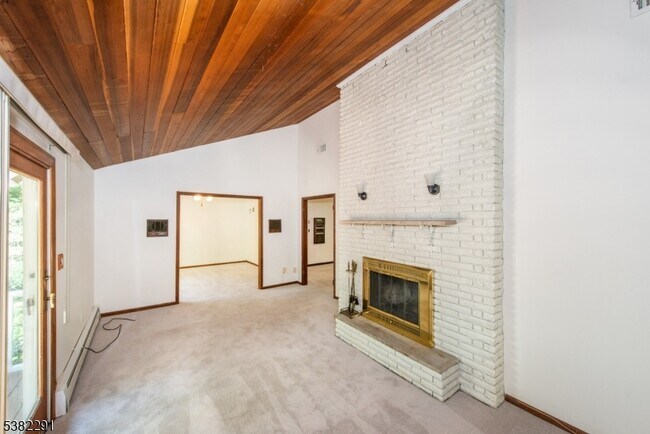 Foto del edificio - 29 Piersons Hill Rd