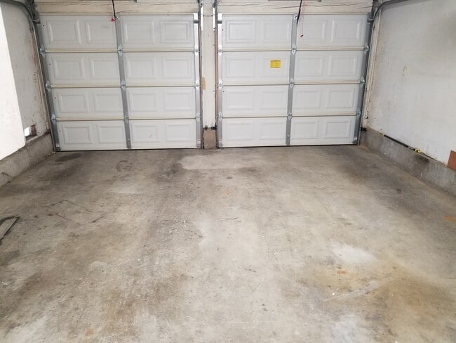 Building Photo - 16734 Cedarwood Cir