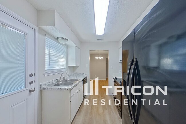 Foto del edificio - 4805 Sugar Tree Ct