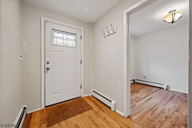 Foto del edificio - 480 Parkway Dr
