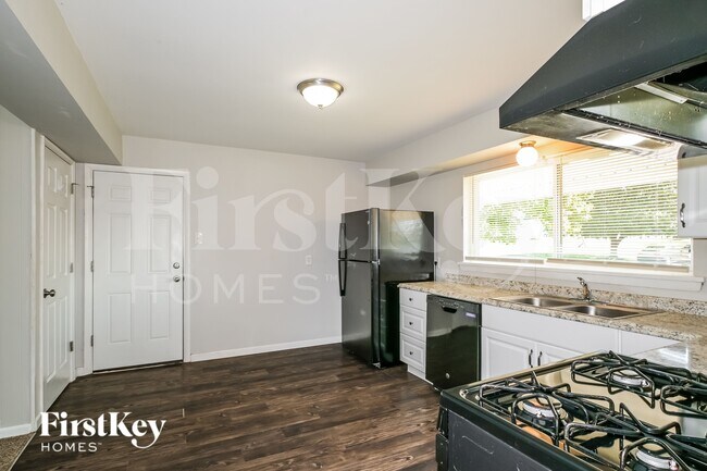 Foto del edificio - 4147 Garvey Dr