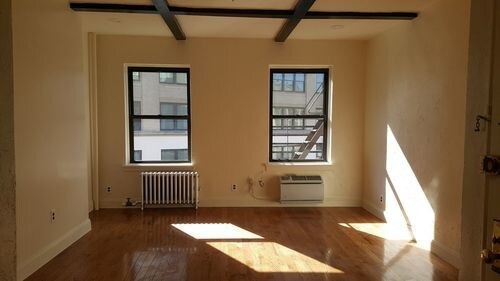Primary Photo - 319 W 13th St