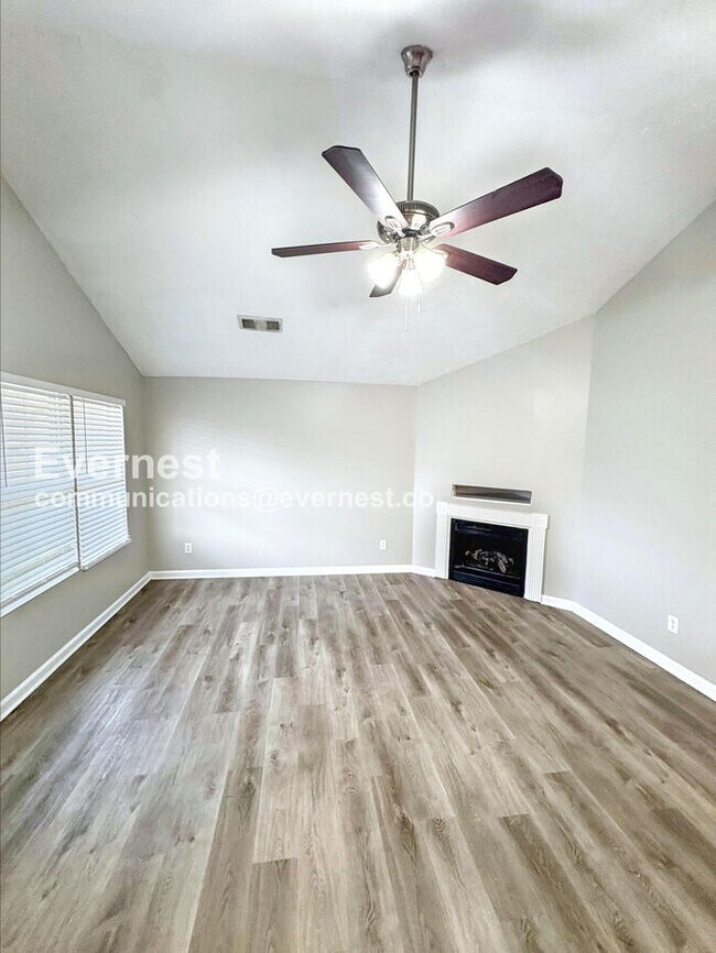 Building Photo - 55 Bramble Bush Trail